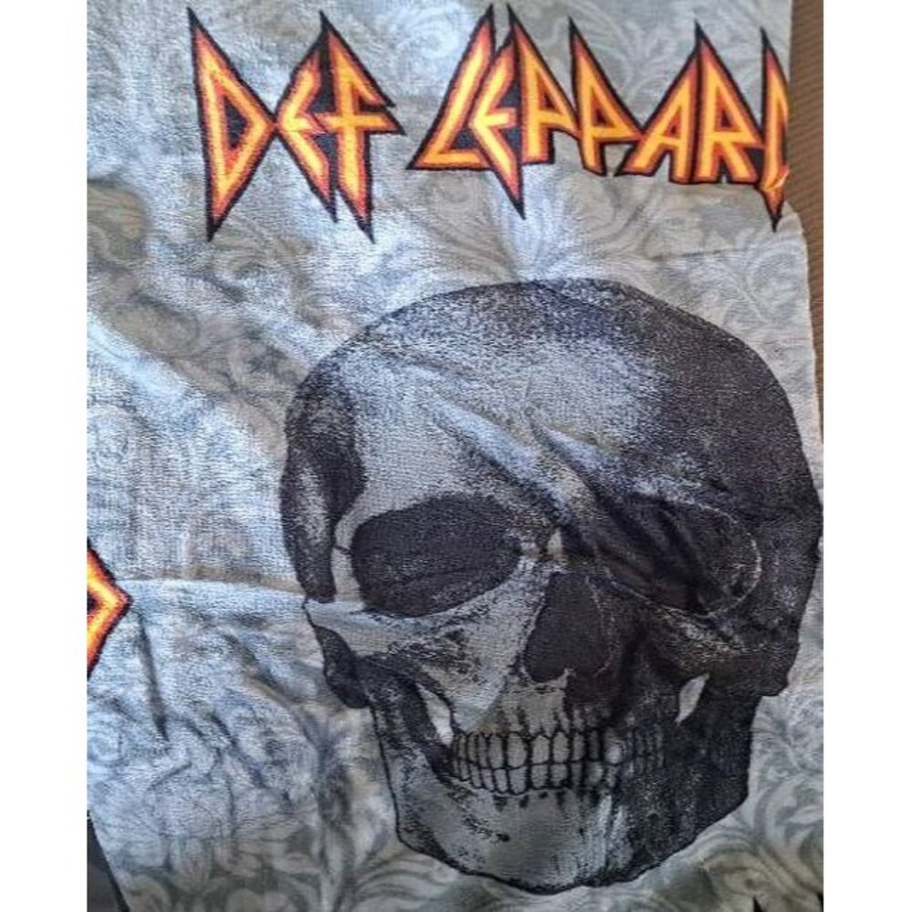 New Licensed Def Leppard Rock Band Plush Throw Blanket Gift Music Skull Damask - Picture 2 of 3